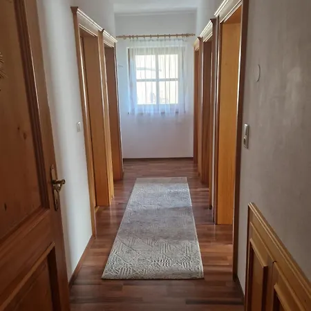 Eva * Sonnberg (St. Johann im Pongau)