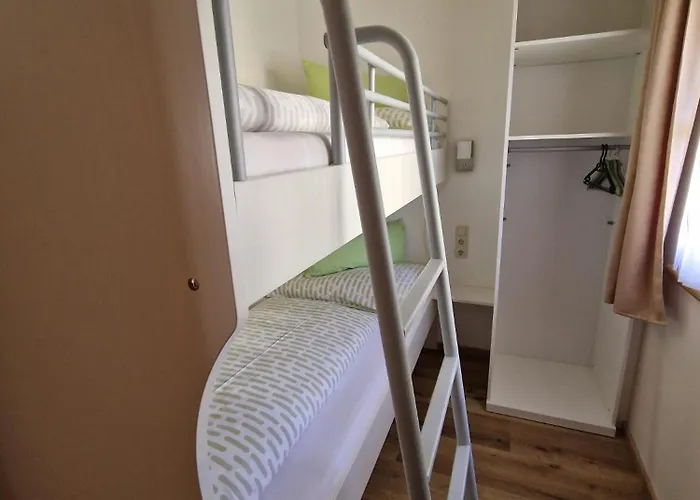 Eva Apartman *